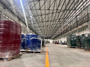 モダンな軽量長方形プラスチック折りたたみテーブル、安定した<span class=keywords><strong>HDPE</strong></span>天板と頑丈な脚で屋内外で使用可能 - Product Image 6