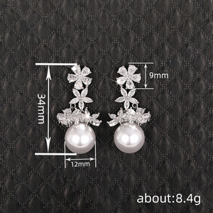 Orecchini Pendenti con Perle Simulate Floreali per Donne, Stile Principessa Elegante, Gioielli alla Moda - Product Image 3