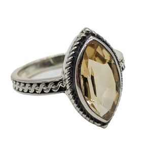 Anillo Ajustable de Citrino Hecho a Mano, Joyería Fina para Mujer con Diseño de Piedra de Cristal Pulido y Estilo Moderno - Product Image 3