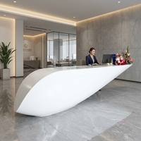 Bureau de réception unique en surface solide, design moderne blanc, une place, pour hall d'entreprise