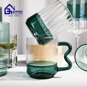 <span class=keywords><strong>Verre</strong></span> à vin à paroi unique à haute teneur <span class=keywords><strong>en</strong></span> borosilicate 380ml fabriqué à la main <span class=keywords><strong>en</strong></span> gros avec verres à pied <span class=keywords><strong>en</strong></span> <span class=keywords><strong>verre</strong></span> de couleur verte personnalisés - Product Image 2