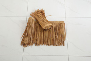 Toiture en chaume artificiel ignifuge en PE, tuiles de toit en palmier, feuilles de chaume sèches, style villageois extérieur, haute simulation - Product Image 3
