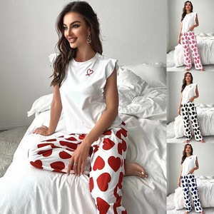 Nouvel ensemble pyjama et vêtements d'intérieur décontractés et confortables pour femmes, style européen et américain, collection 2025 - Product Image 1