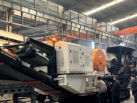 Concasseur à mâchoires mobile pour l'extraction d'or 150t/h, concasseur à mâchoires primaire sur chenilles, concasseur à mâchoires mobile pour granit