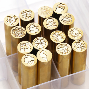 ตราประทับทรง<span class=keywords><strong>ก</strong></span>ระบอ<span class=keywords><strong>ก</strong></span> ตราประทับลายนูน เม็ด<span class=keywords><strong>แว</strong></span>็ก<span class=keywords><strong>ซ์</strong></span> หัวโลหะ สีเหลือง ของต<span class=keywords><strong>ก</strong></span>แต่ง ของขวัญวันหยุด ผู้ผลิต ขายส่ง - Product Image 2