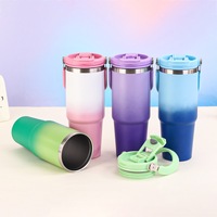 Gourde isotherme 30oz Factory Color Fade avec couvercle à paille et poignée portable en acier SUS304 pour le camping, les voyages et les articles promotionnels d'équipe