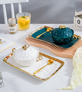 Ensemble de bols à soupe en céramique texturée martelée de luxe avec bordure dorée, couvercle, plateau et cuillère, en <span class=keywords><strong>porcelaine</strong></span> européenne vert émeraude et blanc - Product Image 3