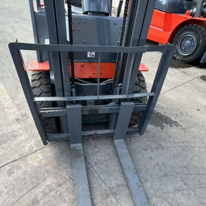 מלגזה דיזל HELI H2000 CPCD30 3 טון - מלגזת תעשייתית כבדה עם מנוע איסוזו - Product Image 1