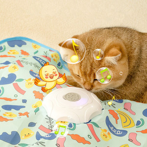 Alfombra <span class=keywords><strong>de</strong></span> Juego Interactiva <span class=keywords><strong>para</strong></span> <span class=keywords><strong>Gatos</strong></span> con Plumas, Juguete Automático con Giro <span class=keywords><strong>de</strong></span> 360 Grados °   Juguete Eléctrico <span class=keywords><strong>para</strong></span> <span class=keywords><strong>Gatos</strong></span> con Movimiento Aleatorio <span class=keywords><strong>para</strong></span> Cazar y Disimular - Product Image 4