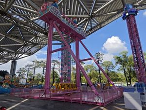 Offre Spéciale Manèges à sensations fortes : Manèges à balançoire extérieurs, Manèges pour parcs à thème, Manèges pour parcs de trampolines - Manèges d'amusement durables en acier et plastique, capacité 500 kg - Product Image 6