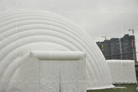 Tente gonflable de dôme d'igloo géant blanc de 18m avec l'entrée 3 pour les parties extérieures N événements de l'usine gonflable d'igloo de la Chine