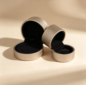 Caja de Almacenamiento de Joyas Cilíndrica de Lujo, Estuche de Joyería de Cuero PU, Caja de Joyería con Interior de Terciopelo Suave para Bodas, Propuestas y Regalos - Product Image 4