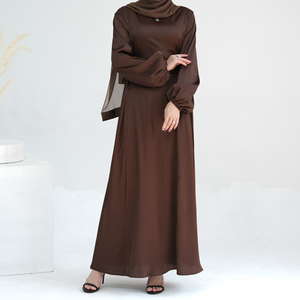 Vente en gros B2B, collection Loriya Ramadan, <span class=keywords><strong>abaya</strong></span> en satin pour occasions spéciales et décontractées, avec ceinture ajustable sur le côté, robe musulmane modeste pour femmes - Product Image 3