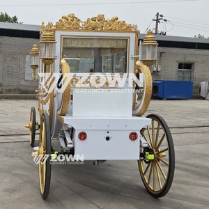 Chariot Électrique Royal Sans Chevaux Personnalisé pour Mariages en Plein Air, Parcs à Thème, Complexes Hôteliers, Visites Commerciales et Location de Véhicules Touristiques - Product Image 5