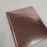 Enveloppes à bulles blanches personnalisées pour cosmétiques par QJBZ Packaging - Tailles variées pour usage promotionnel