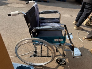 Prix d'usine vente chaude de l'équipement de réadaptation des patients roue intégrée 24 fauteuil roulant manuel de voyage pliant - Product Image 2