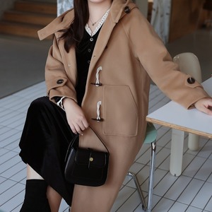 ชุดราตรีผ้ากำมะหยี่ทรงเอไลน์ คอวี สำหรับผู้หญิงไซส์พลัส สีดำล้วน สไตล์วินเทจ เอวทรงเอ็มไพร์ แขนยาว ลิตเติ้ลบลัค - Product Image 2