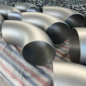 Codo Sin Costura de Acero al Carbono de 90 Grados, Conector de Tubería con Brida de Alta Presión, Resistente a la Corrosión para la Industria Minera - Product Image 1