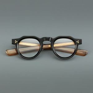 Lunettes de vue rondes vintage à monture épaisse - Product Image 1