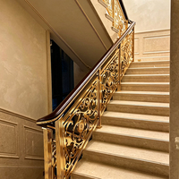 Balustrade d'escalier décorative européenne sur mesure avec bordure dorée, garde-corps d'escalier sculpté électroplaqué pour projets de villas et d'hôtels haut de gamme