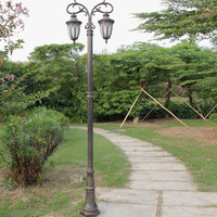 Lampadaire Solaire Extérieur Européen pour Jardin, Capteur de Lumière, Étanche IP65, Idéal pour Rue, Cour et Pelouse