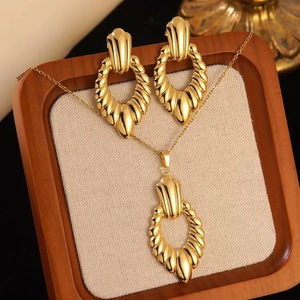 Boucles d'oreilles gothiques Dazgirl en acier inoxydable, accessoires pour femmes, bijoux, bijoux plaqués or pour femmes, bijoux de mode - Product Image 5