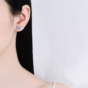 해바라기 패션 웨딩 파티 S925 스털링 실버 플래티넘 도금 D 색상 여성 전체 모이사나이트 다이아몬드 스터드 귀걸이 - Product Image 6