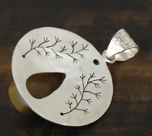 Pendentif Arbre de Vie en argent sterling 925 doré |   Bijoux bohèmes tendance faits à la main pour anniversaire, vente en gros - Product Image 3