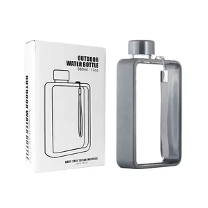 휴대용 트리탄 소재 BPA 프리 투명 A6 플랫 스퀘어 플라스틱 음료수 병 (로고 커스텀 포함)