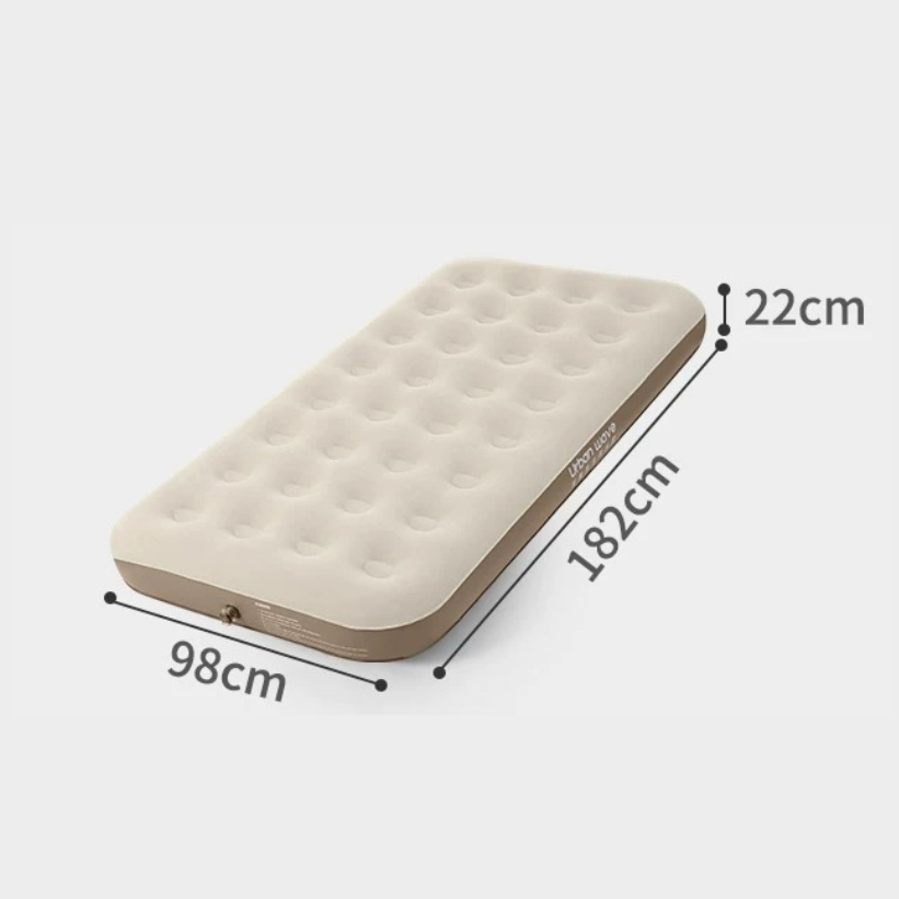 Beige et blanc