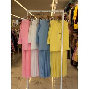 Conjunto de chaleco de punto y falda plisada para mujer Sobe, informal, transpirable, color Ecrum, ajuste estándar, para verano - Product Image 3