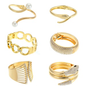 Brazalete de compromiso unisex de aleación chapado en oro de 18 quilates con corte de diamante de borde ancho, estilo vintage y a la moda - Product Image 6