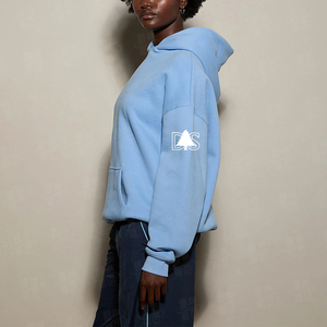 Haut à capuche épais et ample pour femme, en polyester, résistant aux plis, avec broderie personnalisée, idéal pour l'hiver et le sport - Product Image 4