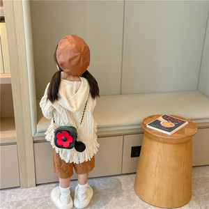 Venta al por mayor de fábrica: Bolso de mano cruzado de alta calidad para niñas, diseño vintage 2026, portátil, con cremallera, para primavera. - Product Image 4