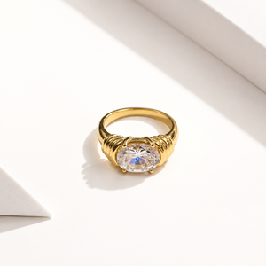 Bague sculptée en acier inoxydable plaqué or 14K sous vide avec zircone cubique et pierre ronde côtelée, bijou de déclaration - Product Image 1