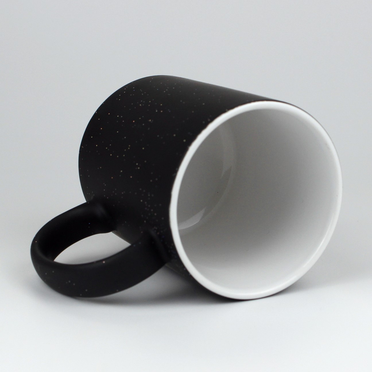 C hace que la taza que cambia de color del cielo estrellado sea negra - taza nude.
