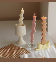Bougies coniques ondulées décoratives sculpturales avec nœud, bougies de dîner esthétiques modernes pour la décoration de table à la maison et les mariages, vente en gros