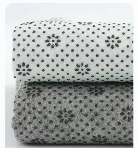 Resin Plum Blossom Pattern Felt Backing Cloth Polyester Nonwoven Antislip Rubber Dot Felt Fabric For Floor Carpet