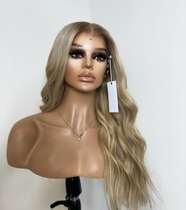 วิกผมแท้แบบลูกไม้ด้านหน้า สี<span class=keywords><strong>ดำ</strong></span>รากผมสีบลอนด์  แบบลอนคลื่นหลวม  ความยาว 13*6 นิ้ว  แบบ Swiss Free Part  ถอนเส้นผมด้านหน้าแล้ว  ทรงผมยาว  แบบผมหยิก  ยอดนิยม - Product Image 6