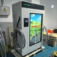 Nouvelle borne de recharge rapide pour véhicules électriques OEM DC CCS2 avec écran publicitaire de 55 pouces, 160-480 kW, 250/300 A, IP54, WiFi/Ethernet