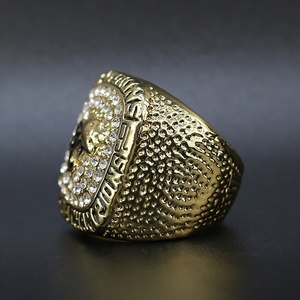 Anello Sportivo <span class=keywords><strong>CFL</strong></span> 1994 Canadian Lions Grey Cup, Placcato Oro, in Lega Professionale - Product Image 4