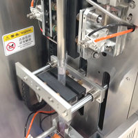 Machine d'emballage automatique verticale pour sachets de liquides, chocolat, sauce caramel, pâte d'arachide, beurre de cacahuète