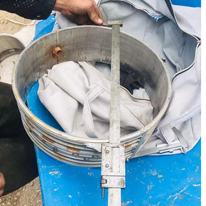 पोर्टेबल स्वचालित सेंट्रीफ्यूगल गोल्ड विभाजक गुरुत्वाकर्षण उपकरण स्टील फ्रेम के साथ टिकाऊ मोटर चालित सोने प्रसंस्करण मशीन - Product Image 3