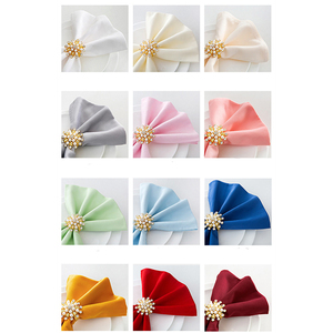 Serviettes en tissu satiné élégantes, couleur ivoire classique, anneau de serviette fait main, jetables pour la maison, les mariages, les banquets (couleurs personnalisées) - Product Image 2