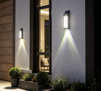 Lampe murale solaire à batterie lithium, étanche IP65, blanc chaud RGB avec détecteur de mouvement pour jardin extérieur et éclairage mural
