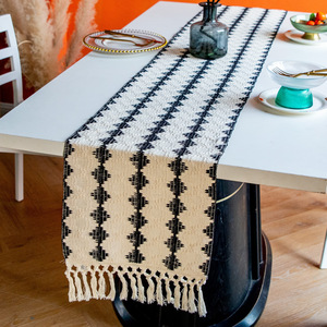 <span class=keywords><strong>Chemin</strong></span> <span class=keywords><strong>de</strong></span> <span class=keywords><strong>table</strong></span> <span class=keywords><strong>de</strong></span> haute qualité en coton tissé à motif et taille personnalisés <span class=keywords><strong>de</strong></span> conception fantaisie <span class=keywords><strong>de</strong></span> qualité supérieure pour la fête - Product Image 4