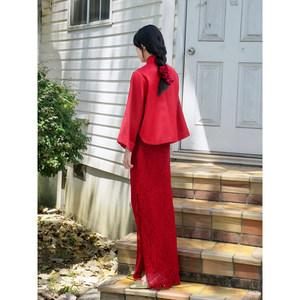 Conjunto <span class=keywords><strong>de</strong></span> Dos Piezas <span class=keywords><strong>Qipao</strong></span> Rojo Nupcial <span class=keywords><strong>de</strong></span> Estilo Chino Nuevo y Elegante con Manga Larga para Boda, Compromiso, Brindis y Vestido <span class=keywords><strong>de</strong></span> <span class=keywords><strong>Novia</strong></span> - Product Image 4