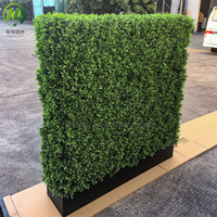 Haie artificielle en plastique anti-UV, clôture d'intimité en buis vert, mur végétal en buis avec jardinière noire