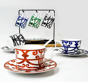 <span class=keywords><strong>Service</strong></span> <span class=keywords><strong>de</strong></span> <span class=keywords><strong>table</strong></span> en porcelaine fine à motif fer forgé moderne, disponible en 4 couleurs élégantes : <span class=keywords><strong>Noir</strong></span>/Rouge/Bleu/Vert, idéal pour toutes les occasions - Product Image 6