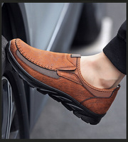 Alpinisme en plein air pour hommes, tourisme, marche, parcs, tendances de la mode, loisirs et port de chaussures paresseuses pour le printemps et l'été
